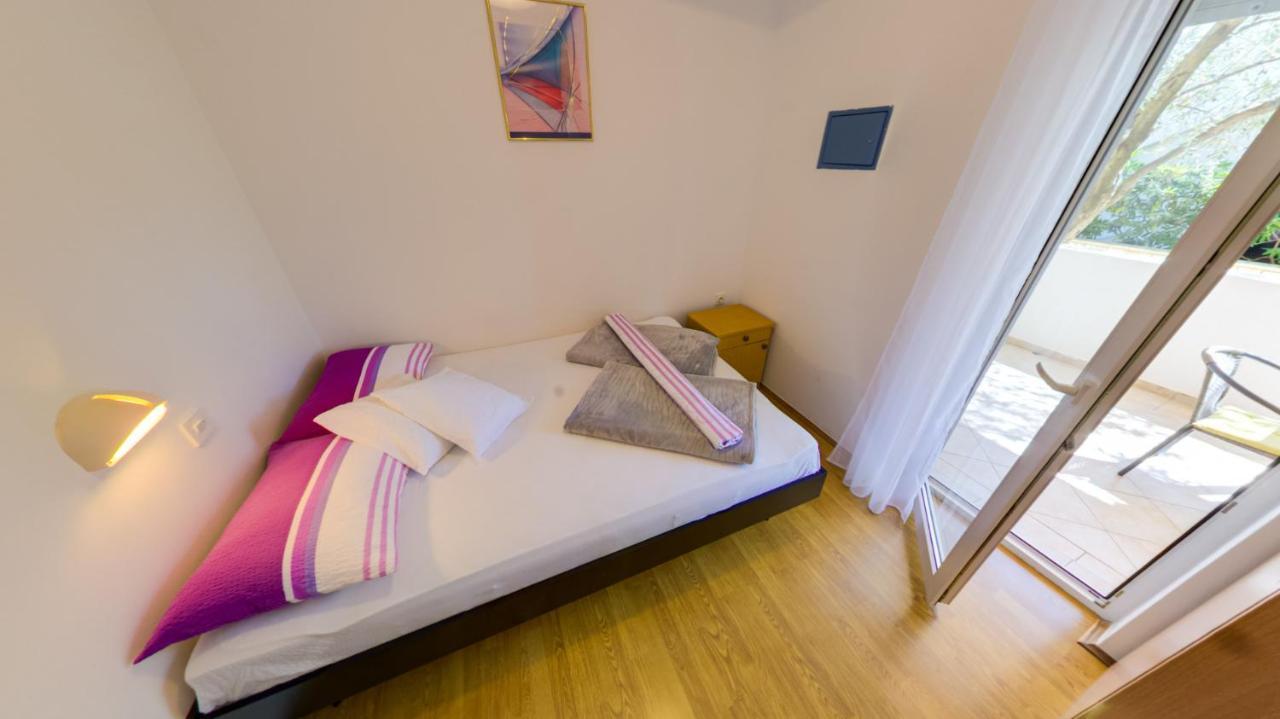 Apartmani Nena Povljana Ngoại thất bức ảnh